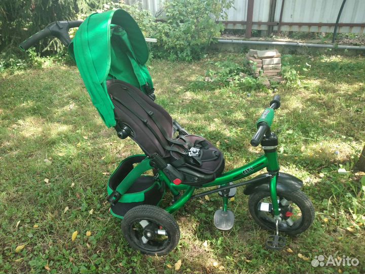 Велосипед каталка трехколесный с ручкой