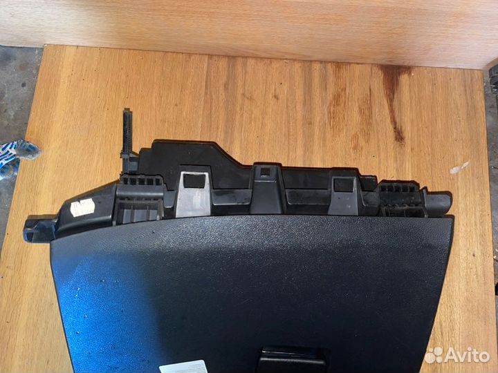 Бардачок Opel Astra J A16XER 2011