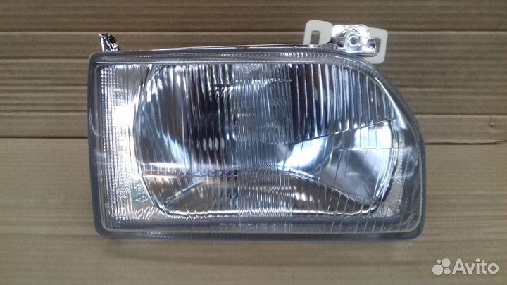 Фара правая Ford Escort 86-90 MK4