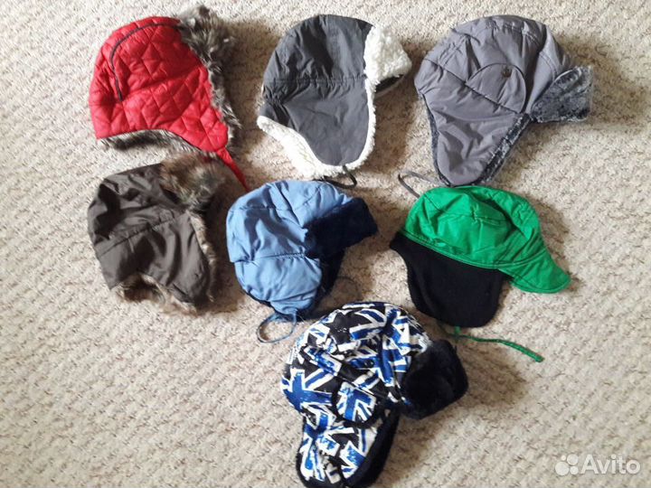 Отдам зимние и демисезонные шапки