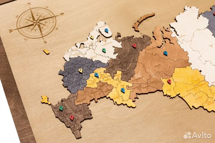 Деревянная карта России в прямоугольной рамке