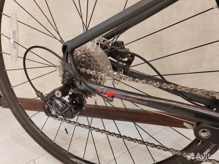 Велосипед шоссейный Fuji, 10,7кг, алюминиевая рама