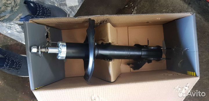 Передние амортизаторы