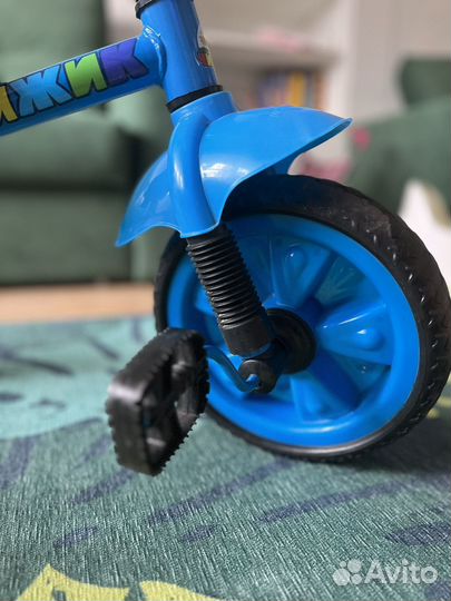 Велосипед десткий трехколесный