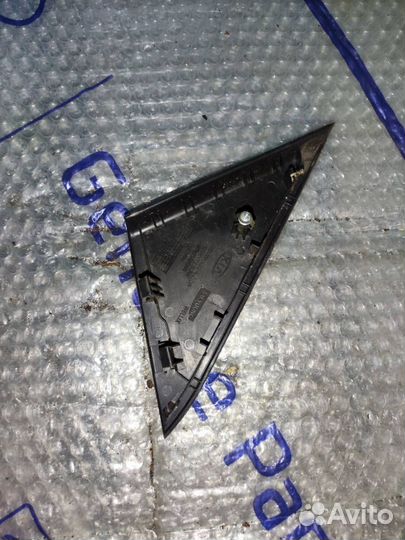 Накладка крепления зеркала салона 876602к000 Kia S