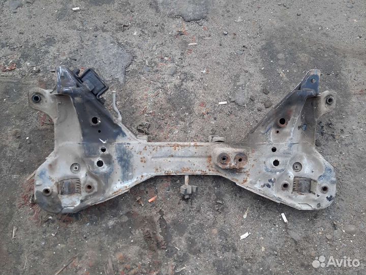 Подрамник Mitsubishi space star