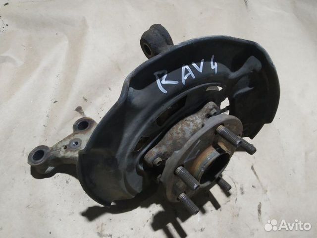 Кулак поворотный левый Toyota Rav4 XA30