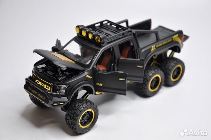 Модель автомобиля Ford F-150 Raptor металл
