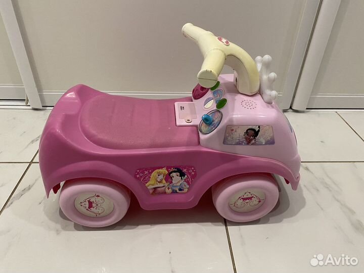 Машинка-каталка с музыкой и светом