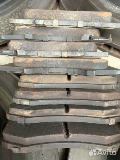 Тормозные диски + колодки Тойота Прадо