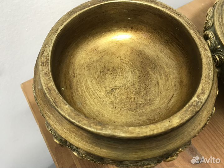 Резная деревянная шкатулка