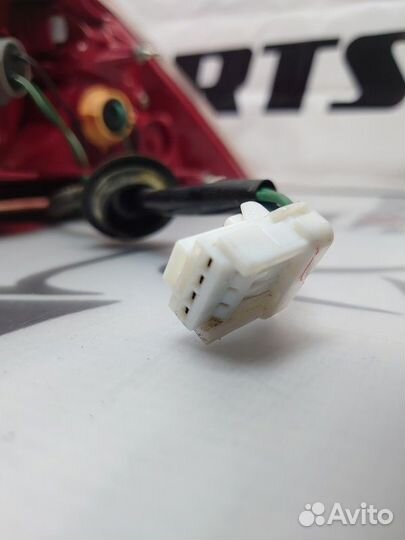 Фонарь задний наружный Mitsubishi Lancer 10