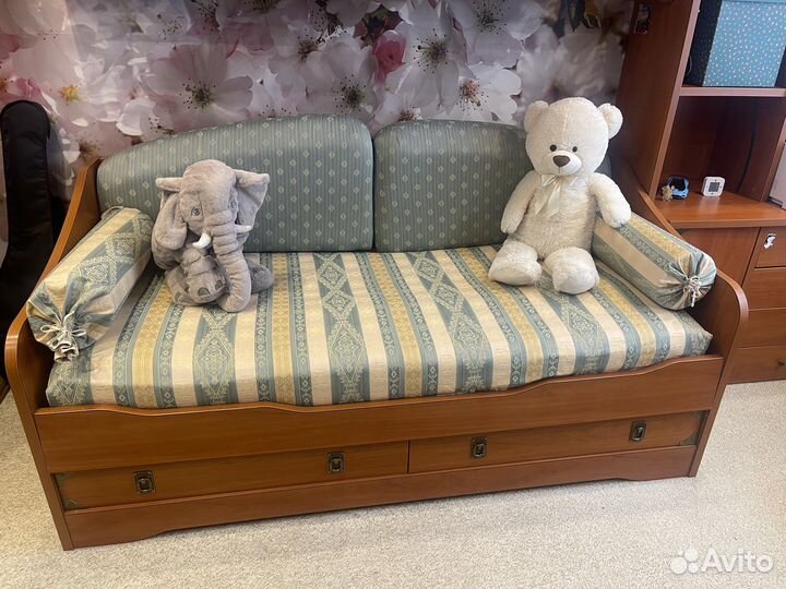 Мебель в детскую комнату