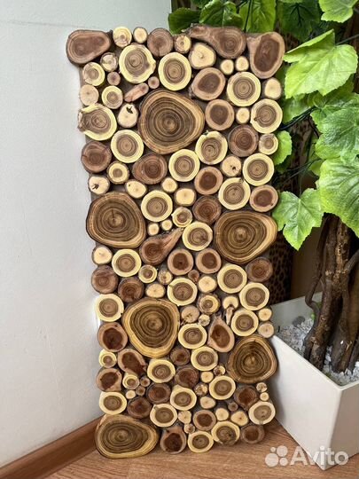 Панно из спилов дерева