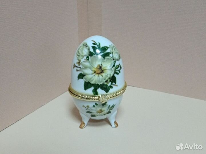 Шкатулка яйцо
