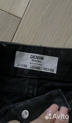 Джинсы bershka mom fit 32