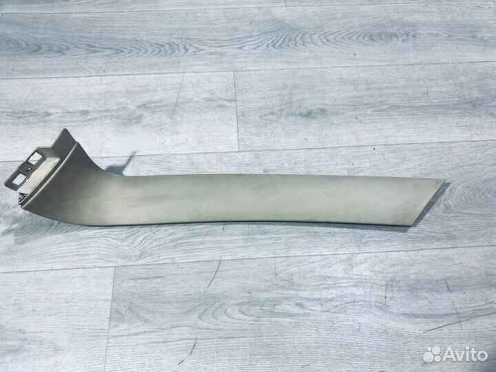 Обшивка двери багажника левая Land Rover Range
