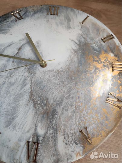 Часы из эпоксидной смолы