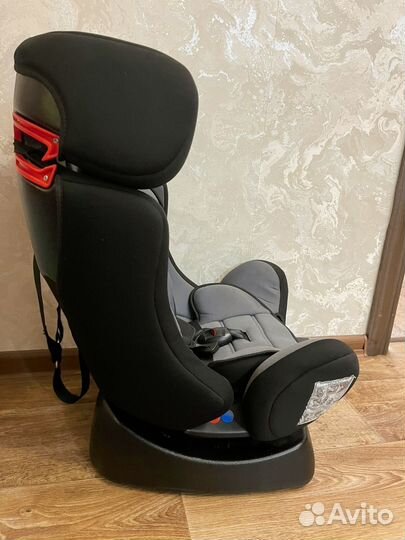 Автомобильное кресло