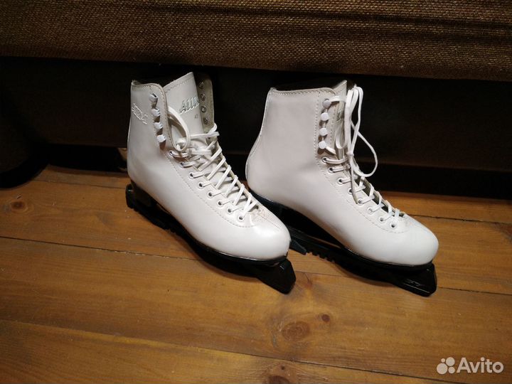 Коньки фигурные Atemi Allure 42 размер