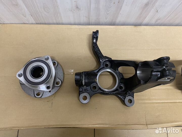 Кулак поворотный правый левый Octavia A7