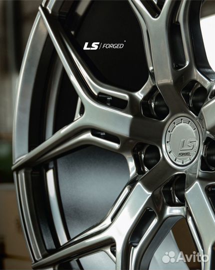 Кованые диски LS Forged R21 на Audi Q7 S8 Touareg
