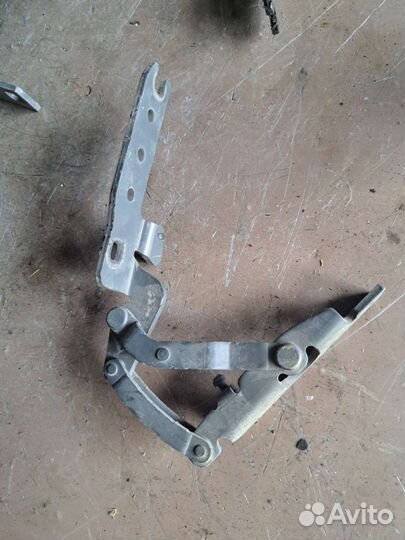 Петля капота BMW E65 е66