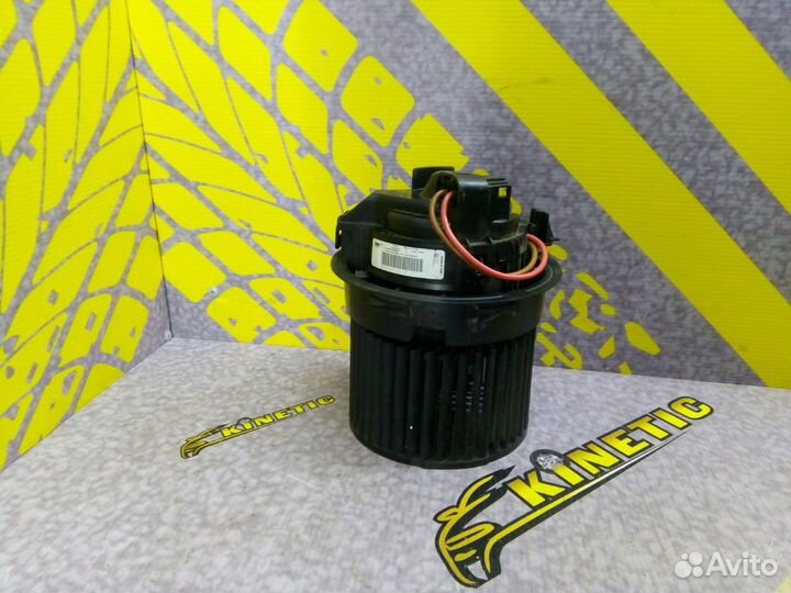 Моторчик отопителя печки Логан 2 Веста Дастер K7M