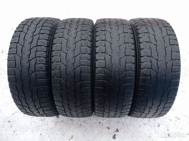 Nokian Tyres Hakkapeliitta CR3 215/60 R17C