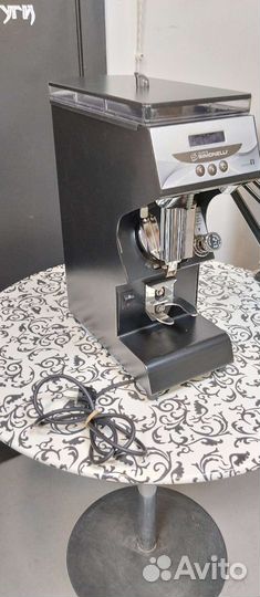Кофемолка профессиональная Nuova Simonelli Mythos