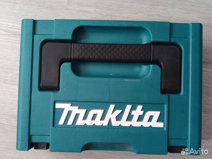Гайковерт аккумуляторный makita