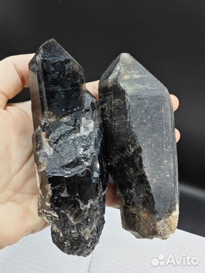 Морион природный кристалл чёрный кварц