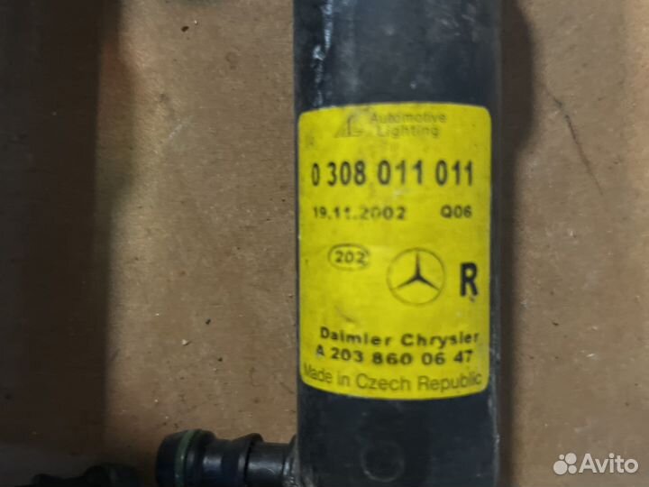 Форсунка омывателя фар Мерседес w203 c-класс