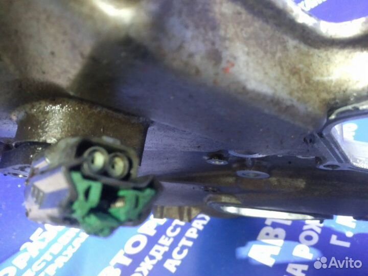 Передняя крышка двигателя Nissan Maxima A33 седан