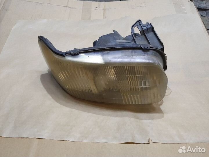 Фара передняя правая ford escape 1