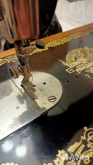Старинная Швейная машина zinger