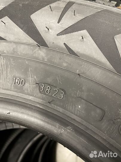 Ikon Tyres Autograph Ice C3 215/70 R15C 109R