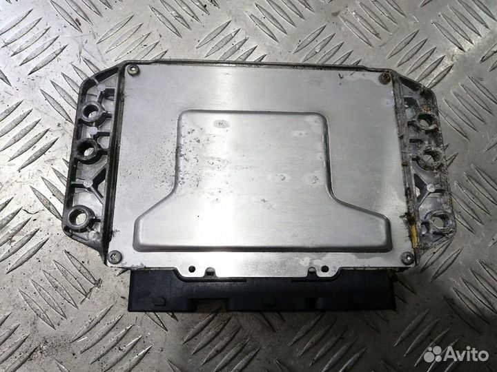 Блок управления двигателем K4M Рено Меган 3 Флюенс