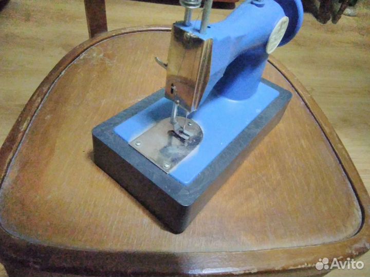 Детская швейная машина