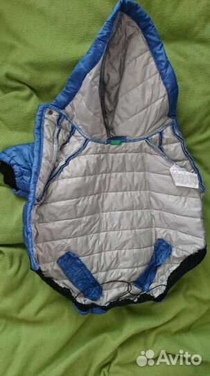 Продам куртку для собаки benetton