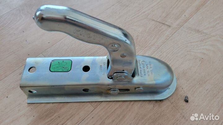 Усиленный замок на легковой прицеп