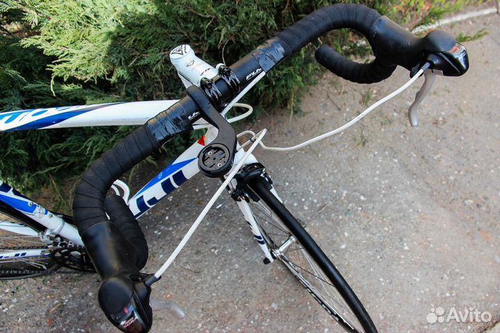 Шоссейный велосипед Fuji Robaix 3.0