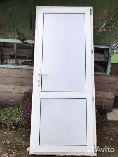 Дверь пластиковая