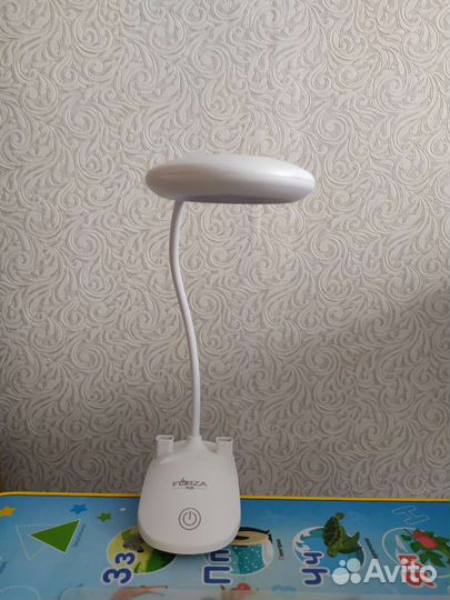 Лампа настольная новая