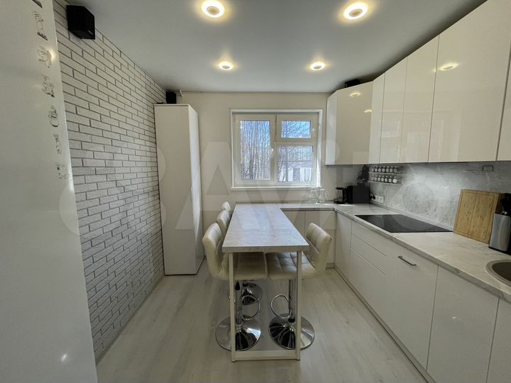3-к. квартира, 58 м², 1/9 эт.