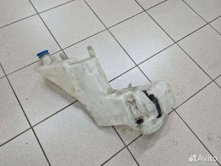 Бачок омывателя стекла Audi A8 D2 4D0955451B