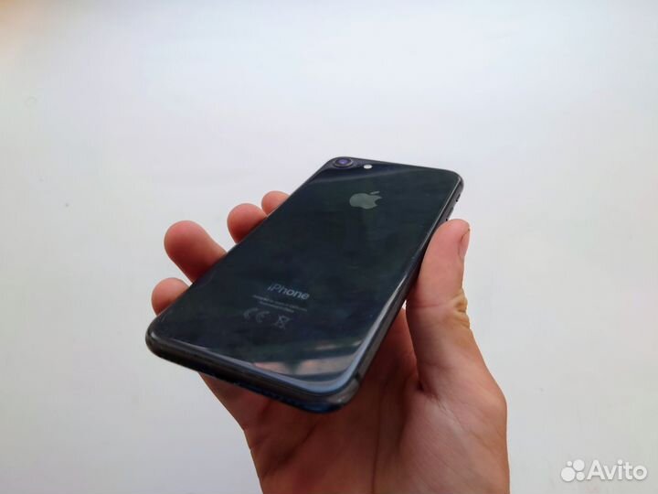 iPhone 8, 64 ГБ