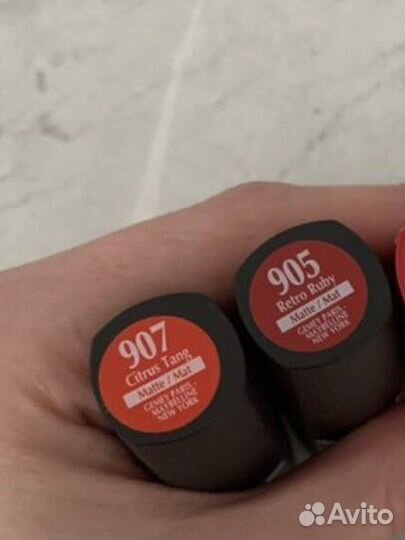 Помады для губ