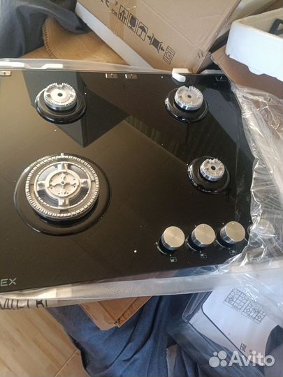 Варочные панели газовые. Вытяжки новые