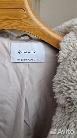 Шуба из эко меха с капюшоном размера М